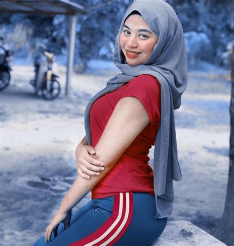 MALAY FAT BREAST SEXY WOMAN